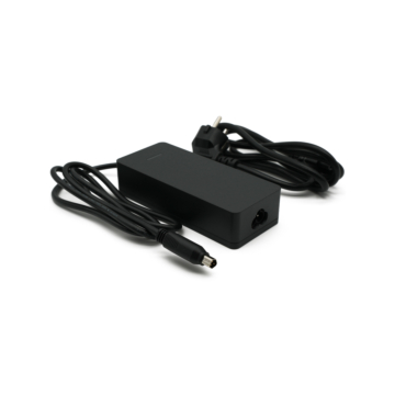 Driekwartaanzicht van de Sparta lader / Batavus E-Motion Smart waar de power aansluiting goed te zien is. 