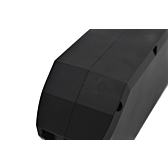 Vooraanzicht van een zwarte Bosch PowerPack 700 Frame Active / Performance batterij, waar een beetje schade te zien is aan de bovenkant