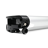 Driekwart aanzicht waarbij de aansluiting van de Phylion XH370-13J Wall-E 37V 14Ah (2-polig) duidelijk zichtbaar is. De foto van deze Phylion batterij is vanuit een lagere hoek genomen.