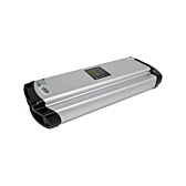Onderaanzicht van de Phylion XH370-13J Wall-E 37V 14Ah (2-polig). De foto van deze Phylion batterij is vanuit een driekwart hoek genomen, waardoor de onderkant en de zijkant van de batterij zichtbaar zijn.