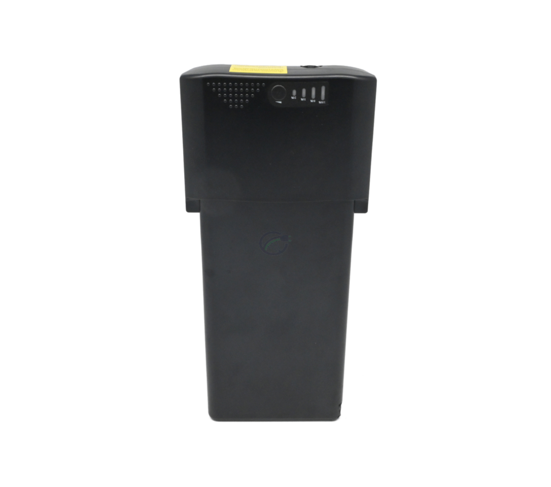 Bovenaanzicht van de Ansmann 36V 14Ah Compatible fietsbatterij. De batterijindicator is duidelijk zichtbaar.