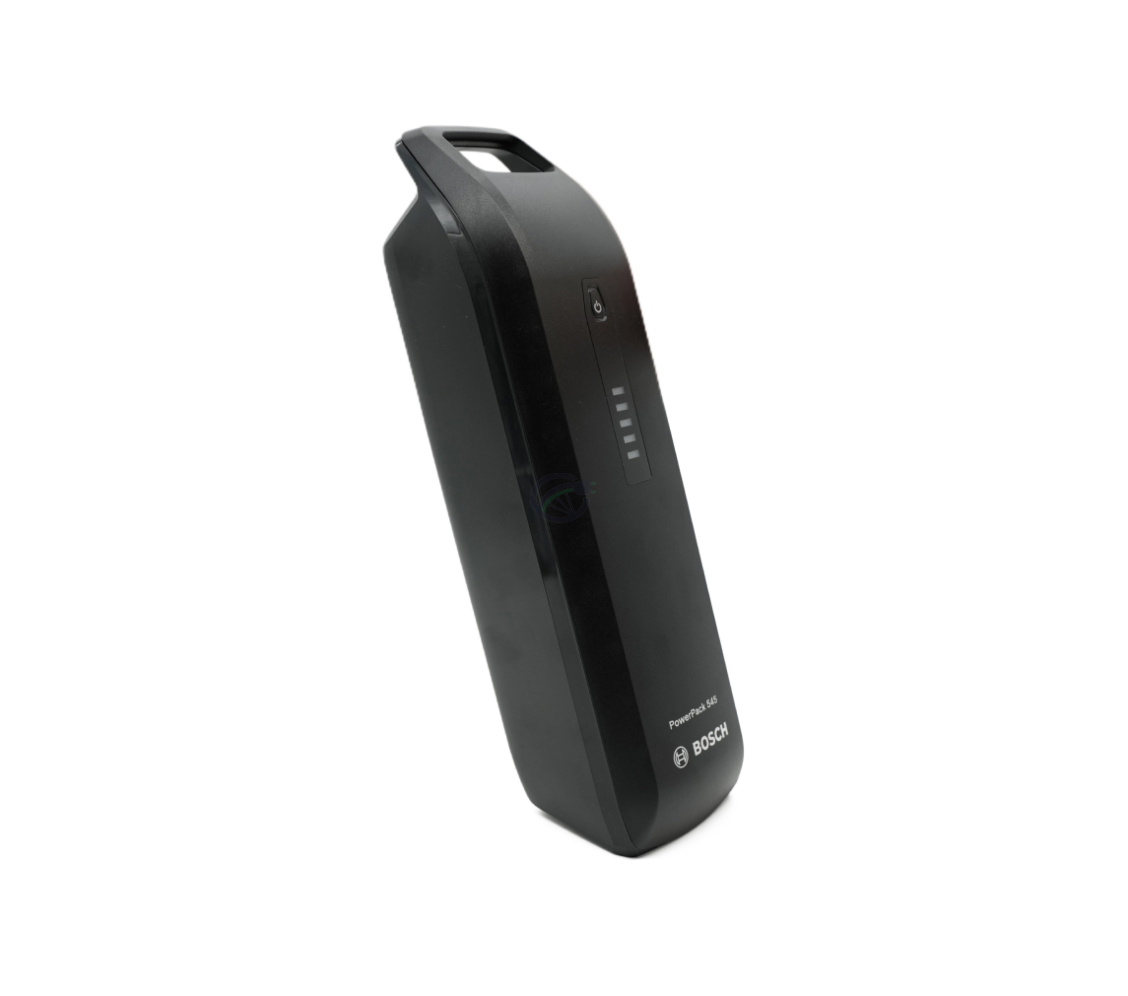 Driekwartaanzicht van de Bosch Powerpack 545 SMART Frame fietsbatterij staand.
