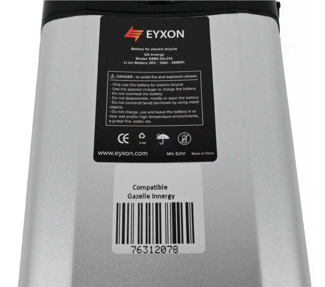 Een close-up van de etiketten aan de onderkant van de Gazelle Innergy Gold compatible batterij.