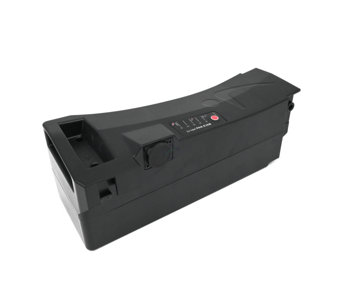 Impulse 36V 14.5Ah Compatible batterij geproduceerd door EYXON vanuit een schuine hoek. Het handvat, de bovenkant en de zijkant van de batterij zijn zichtbaar.