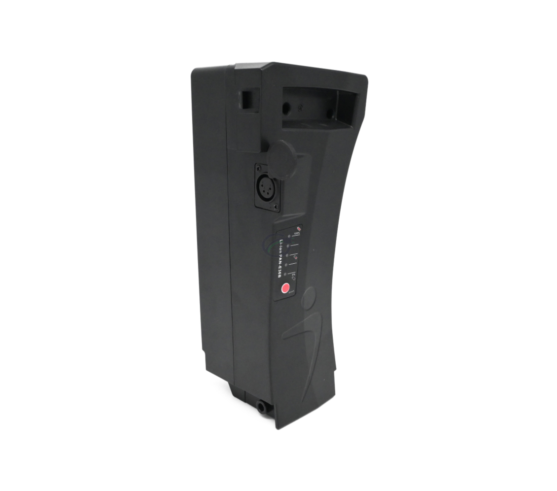 De Impulse 36V 14.5Ah Compatible batterij geproduceerd door EYXON staand, de bovenkant en de zijkant met de opladeraansluiting zijn zichtbaar. Het klepje van de opladeraansluiting staat open.
