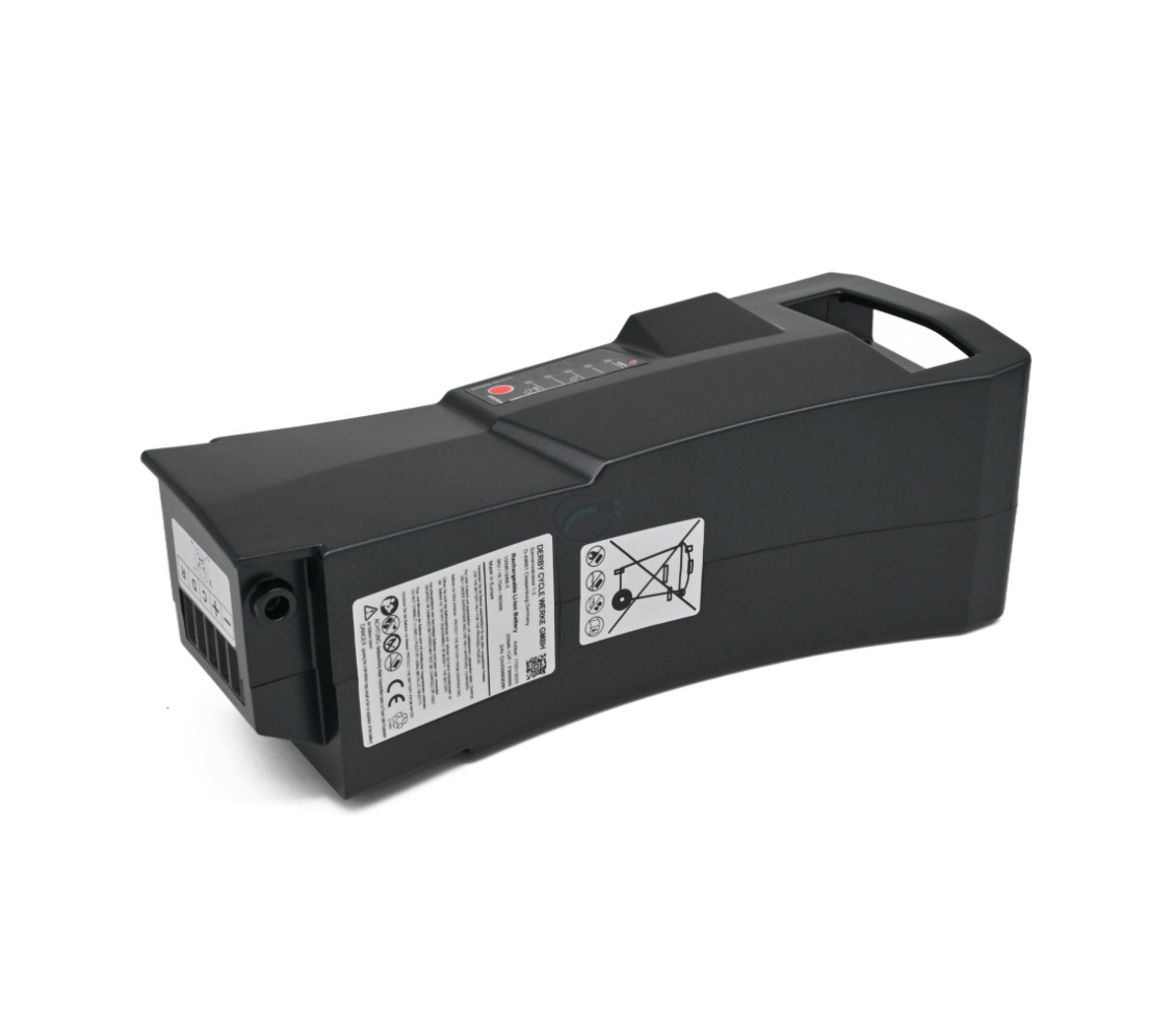Driekwartaanzicht van de Kalkhoff/Gazelle Impulse batterij 36V 17Ah, vanaf de rechtse kant. De bovenkant en de rechtse zijkant zijn duidelijk te zien.

