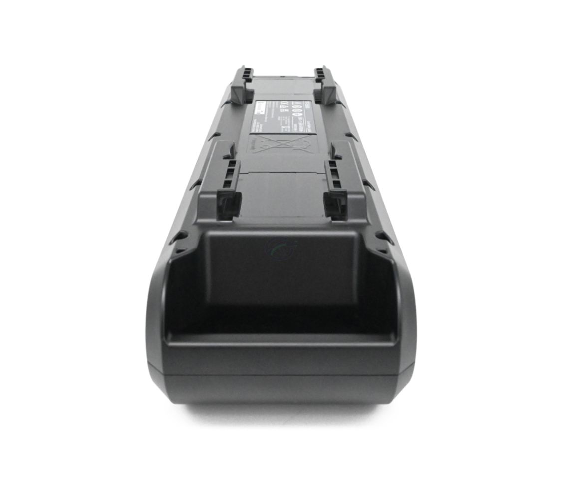 Achteraanzicht van de Shimano Steps BT-E6000 fietsbatterij ondersteboven.