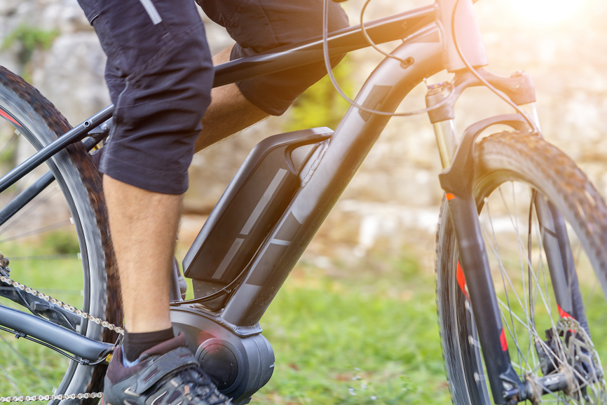 Batterij elektrische fiets op het frame